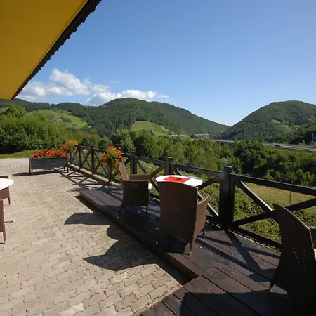 Pod Orehi Casa de hóspedes Loče pri Poljčanah