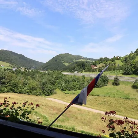 Guest house Pod Orehi 3*