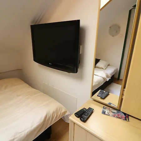 Pensionat Pod Orehi Loče pri Poljčanah