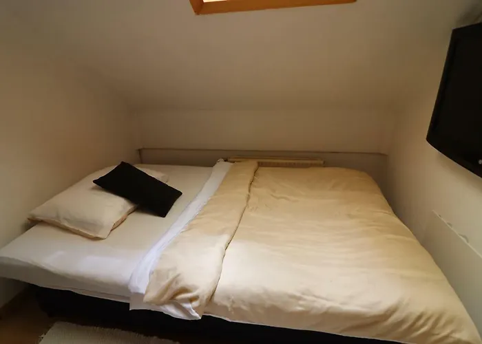 Pod Orehi 3* Loce pri Poljcanah