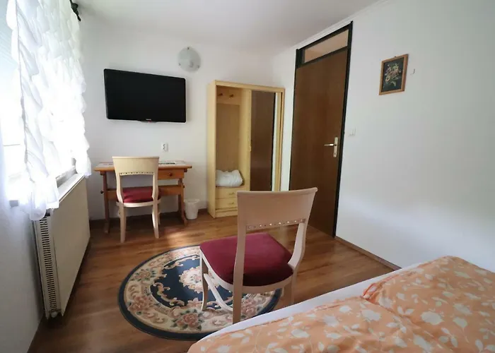 Pod Orehi Penzion Loče pri Poljčanah